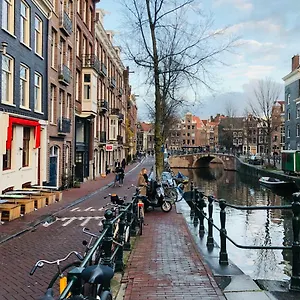 Bed & Breakfast Bee - In The Trendy Jordaan, Amsterdam